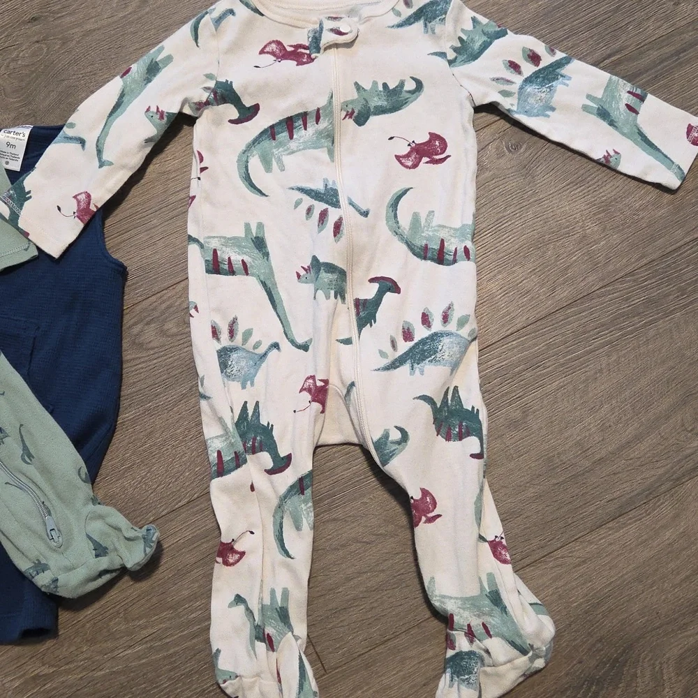 Bundle Carter's Onesies And Shirts